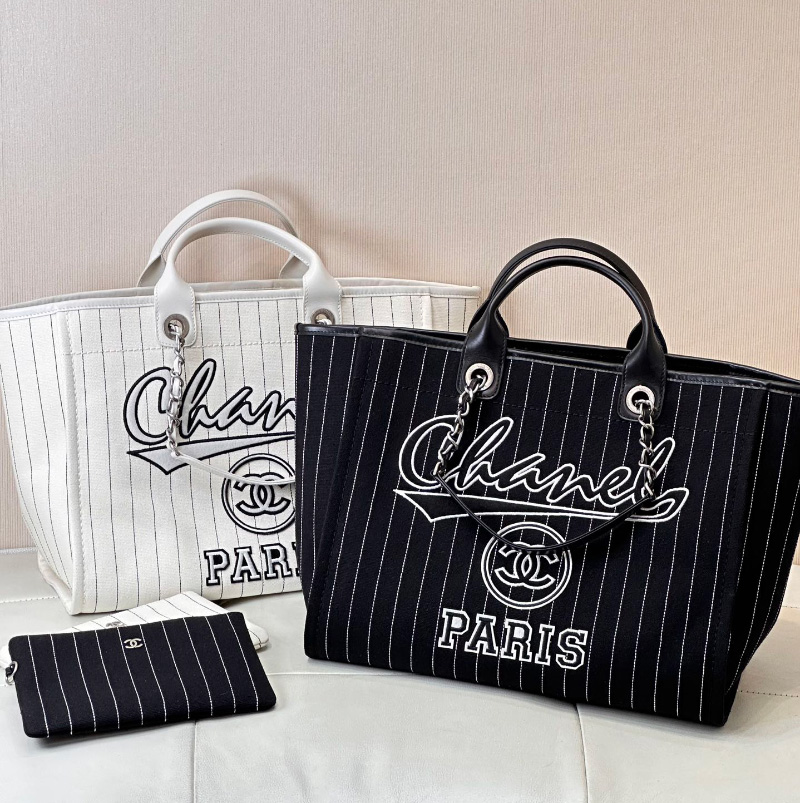 샤넬 라지 토트 코튼 카프스킨 실버 톤 메탈 2컬러 A66941B10404NN102